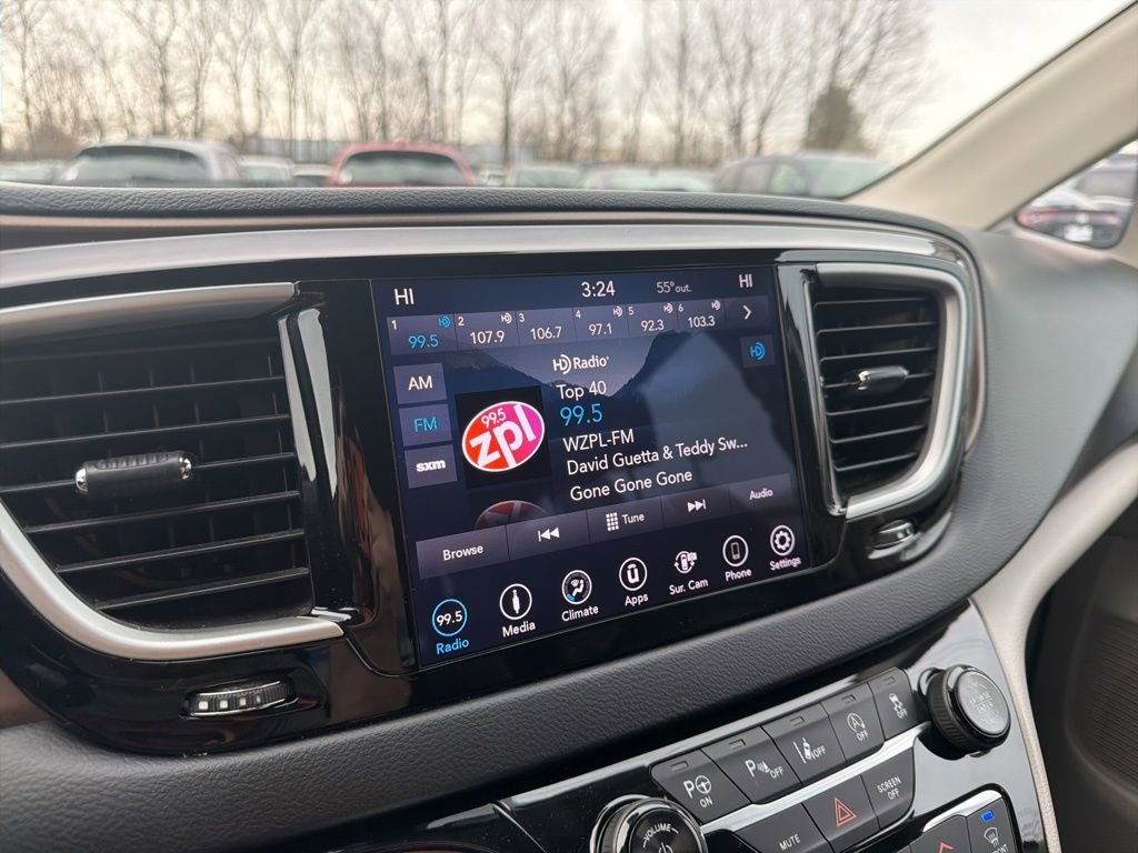 Used 2018 Chrysler Pacifica Touring-L w/ Advanced Safetytec Group image 31