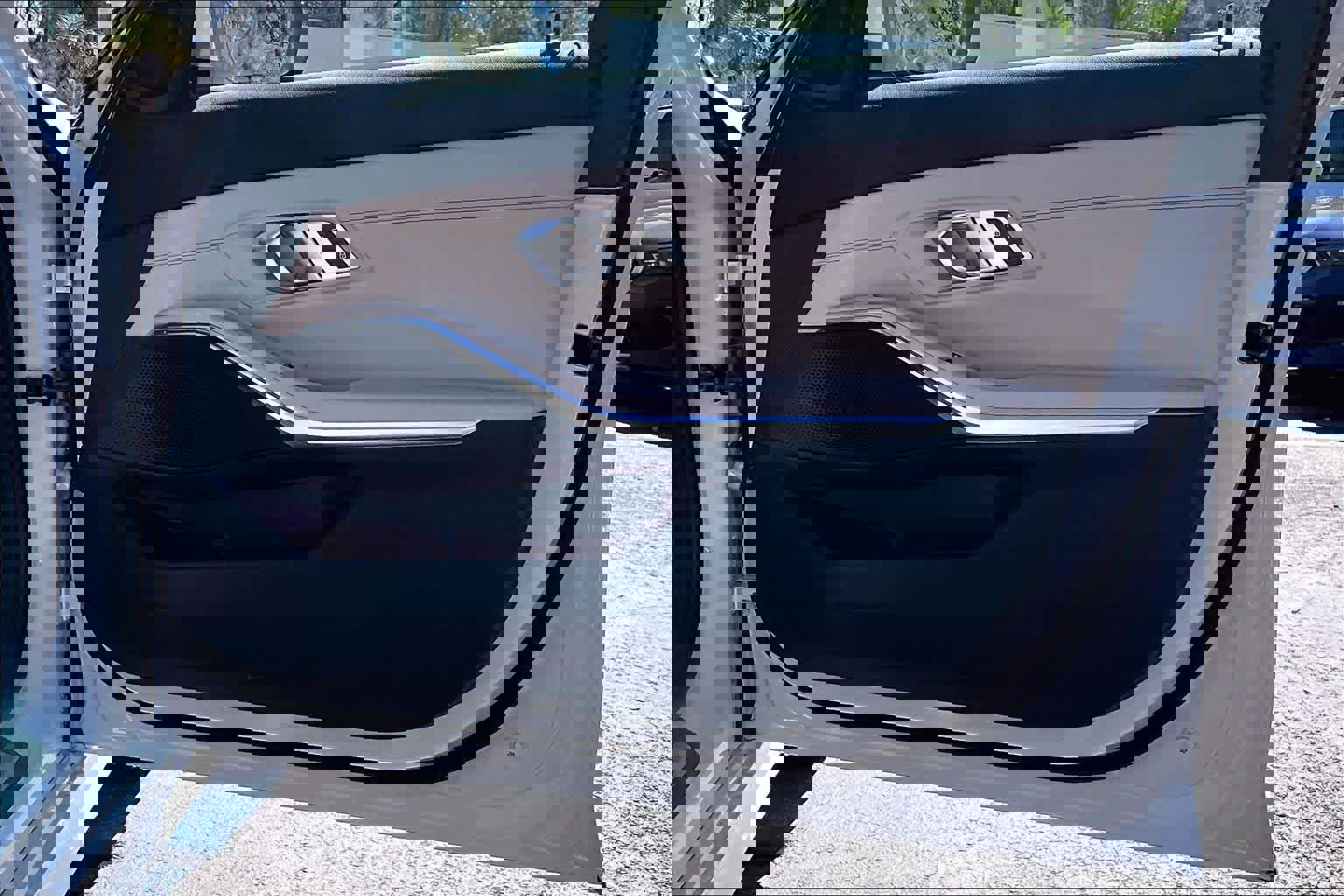 Used 2022 BMW 330e w/ Premium Package image 24