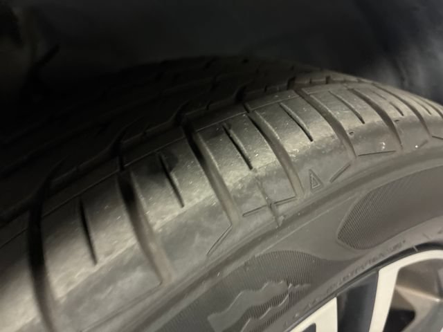 Used 2019 Volvo XC40 T5 R-Design AWD/4WD image 29