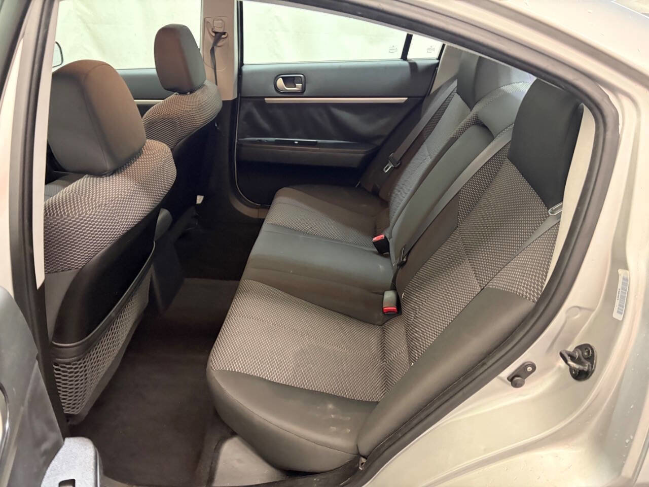 Used 2012 Mitsubishi Galant FE image 18