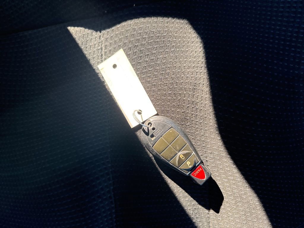 Used 2017 Dodge Grand Caravan SE image 30