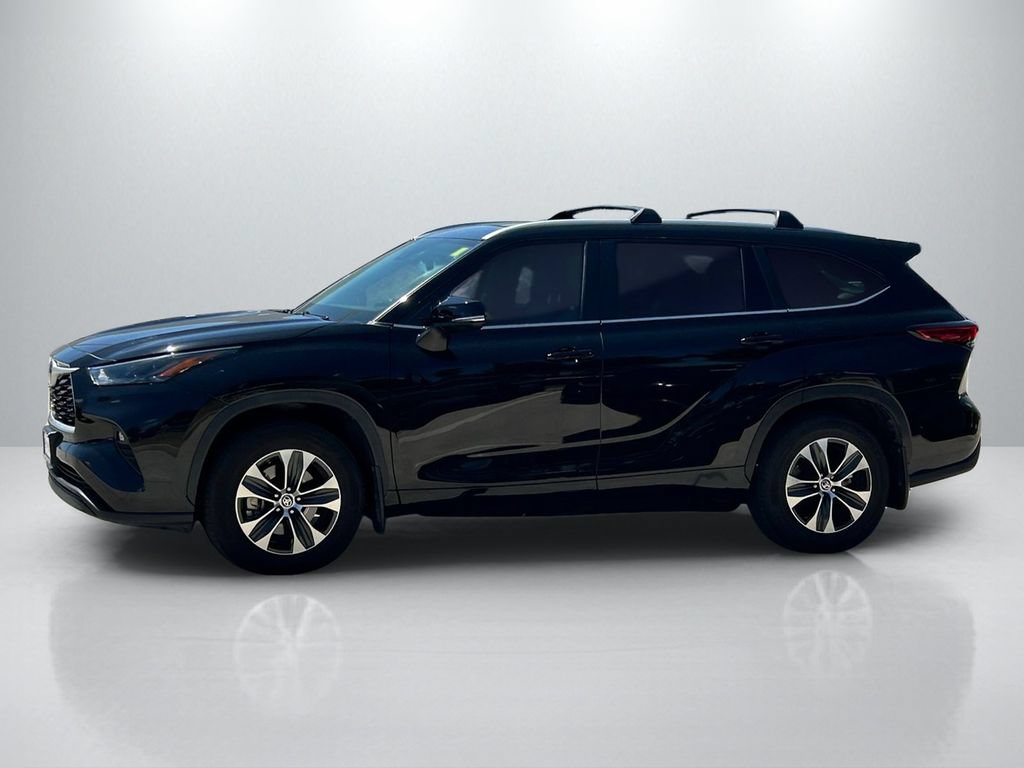 Used 2023 Toyota Highlander XLE FWD image 8