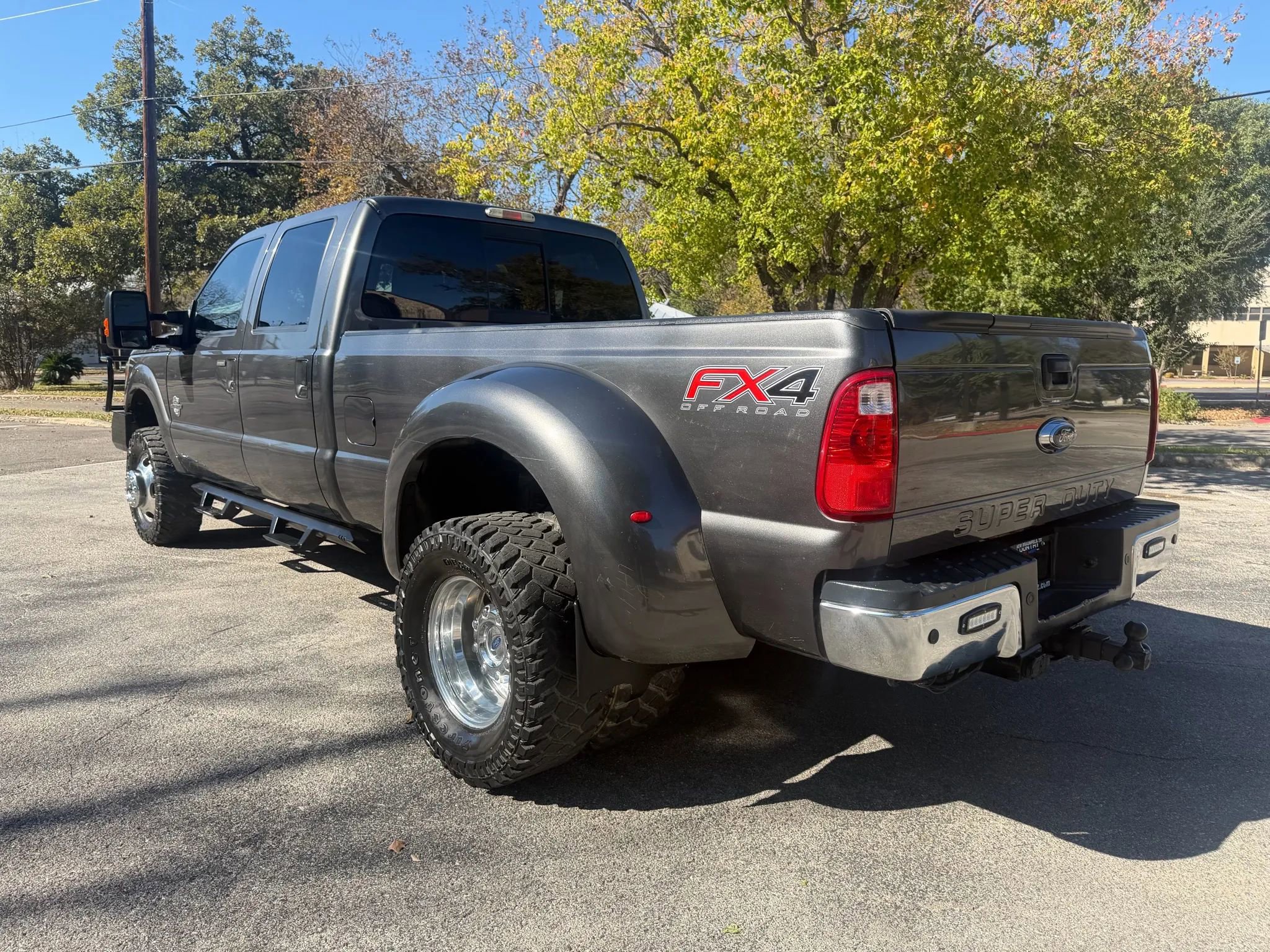 Used 2015 Ford F350 Lariat w/ Lariat Interior Package AWD/4WD image 7