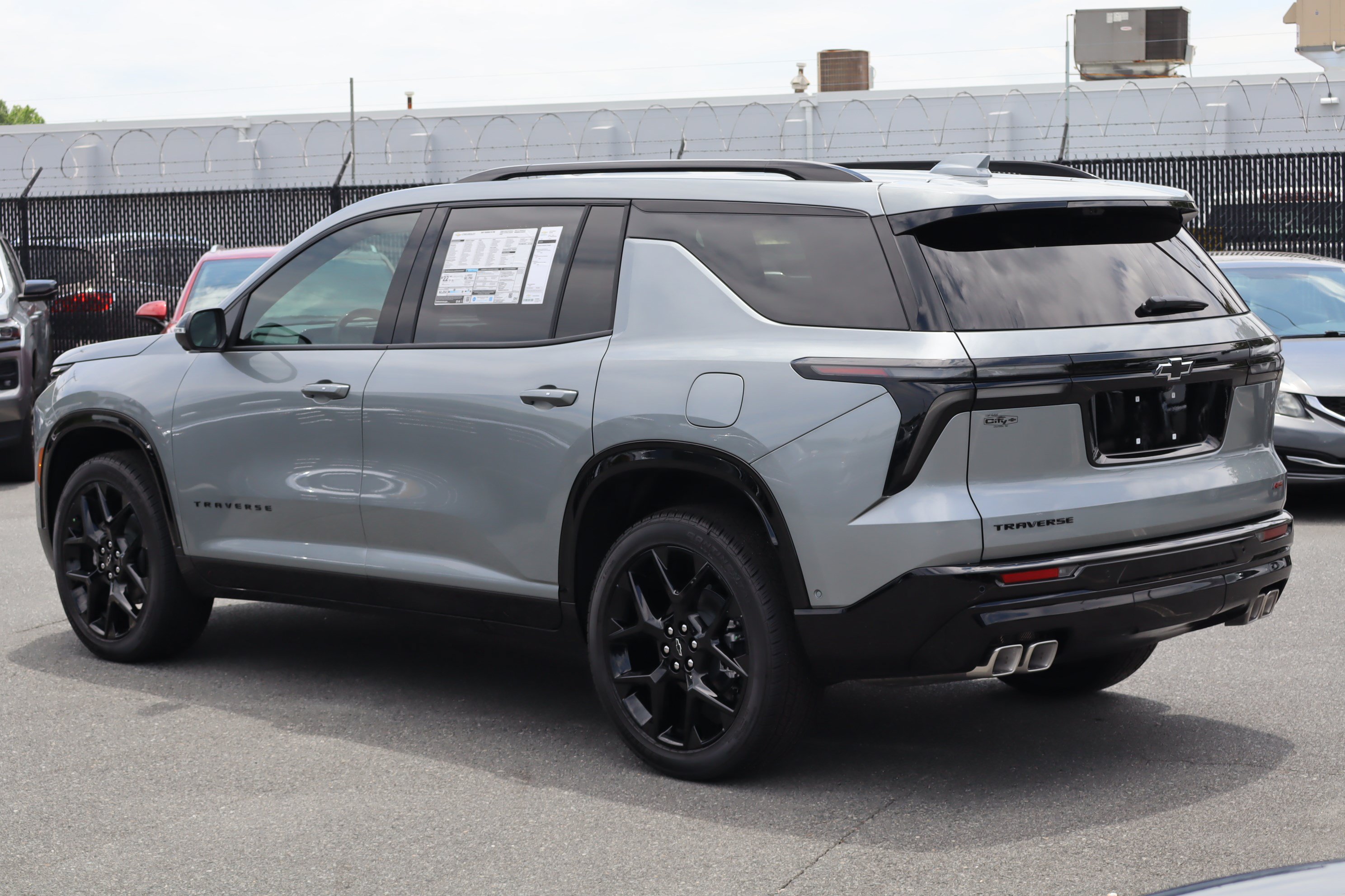 New 2026 Chevrolet Traverse RS w/ LPO, Cargo Package FWD image 7