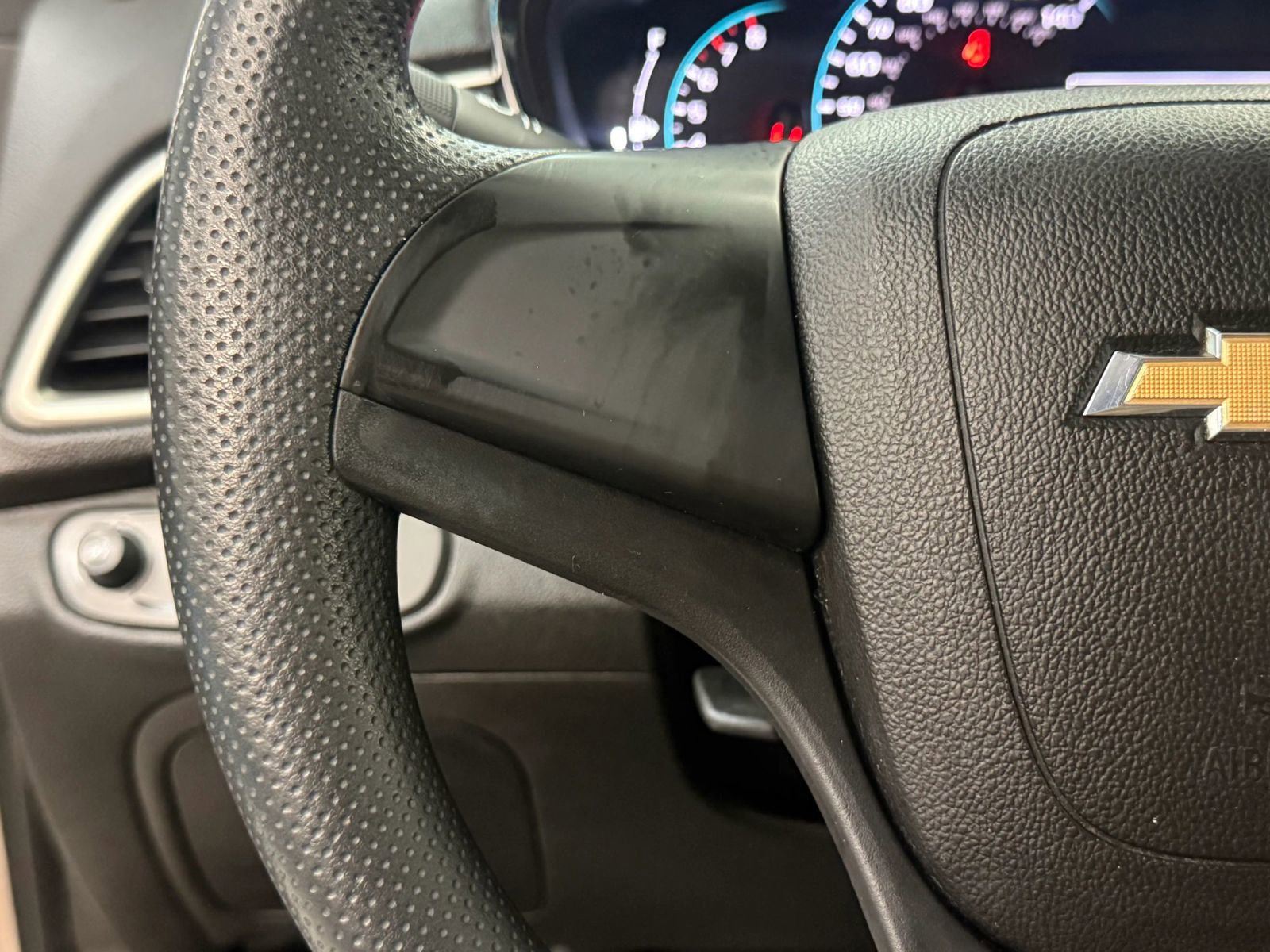 Used 2018 Chevrolet Trax LS image 27