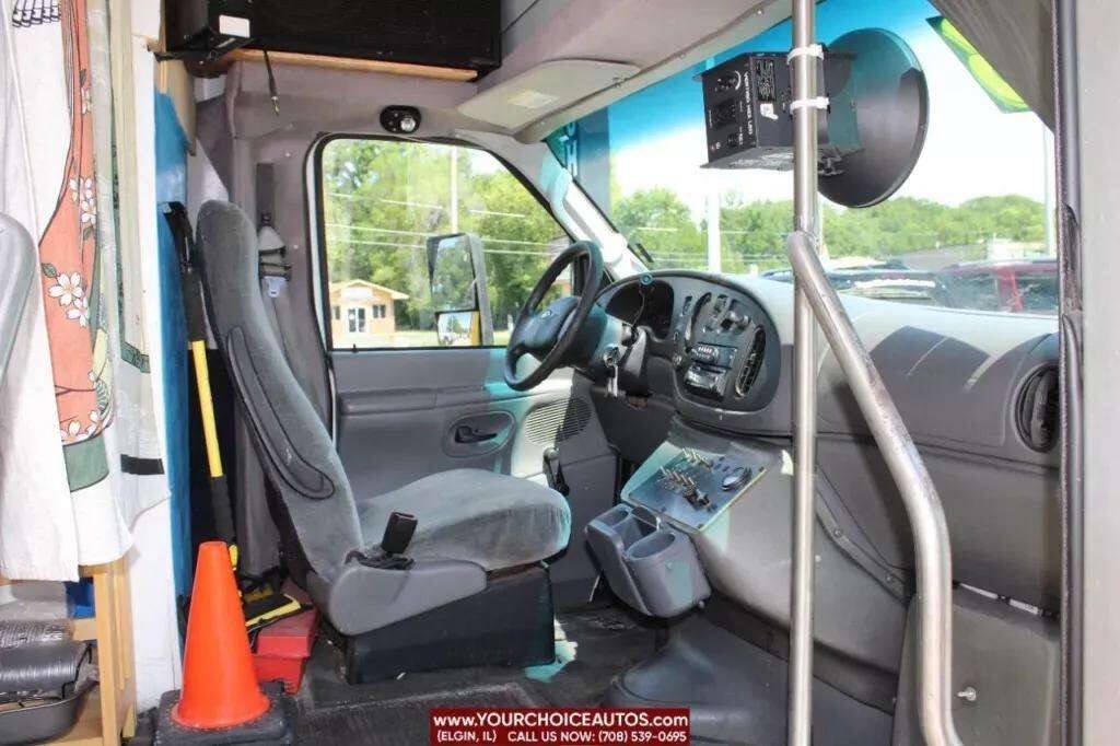 Used 2006 Ford E-450 and Econoline 450 RWD image 16