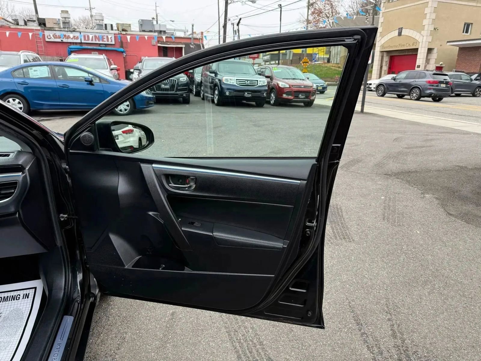 Used 2015 Toyota Corolla S image 47