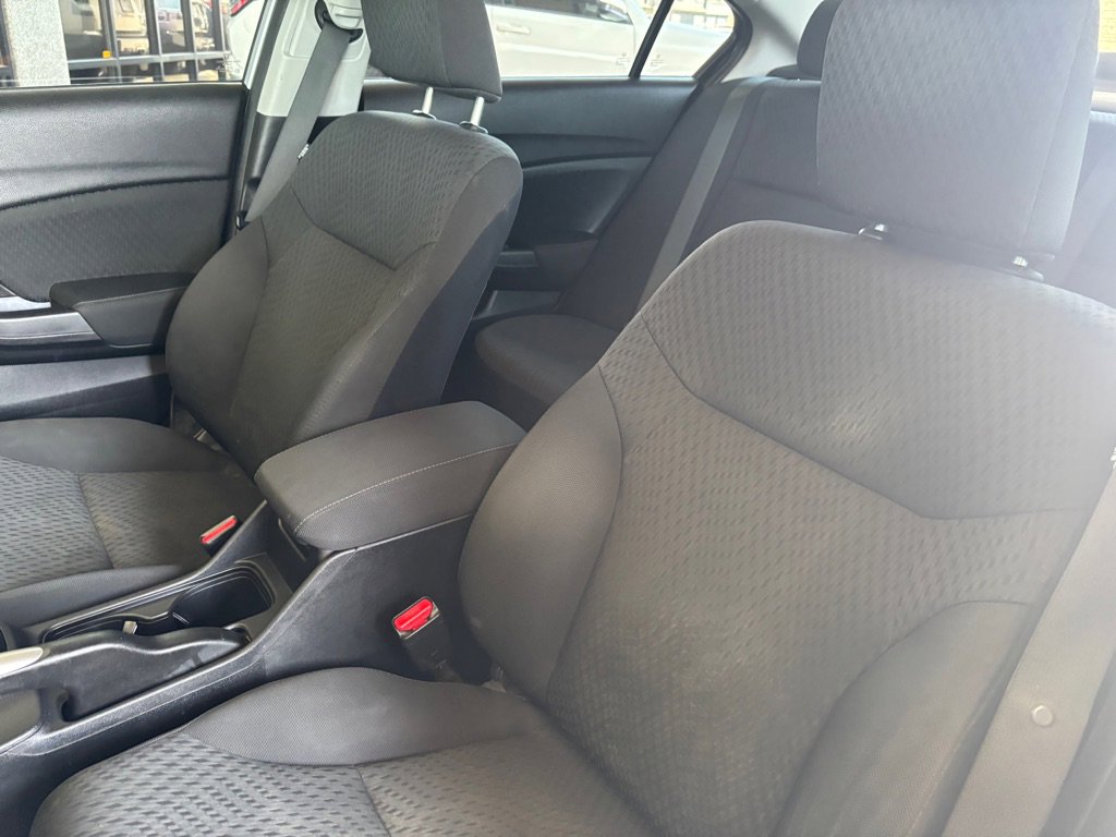 Used 2015 Honda Civic SE image 6