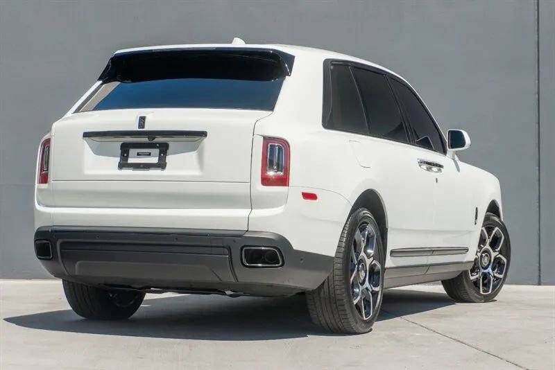 Used 2024 Rolls-Royce Cullinan Black Badge image 6