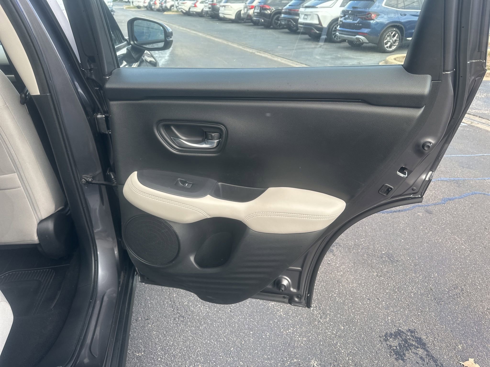 Used 2023 Honda HR-V LX image 13