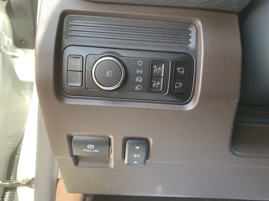 New 2025 Ford F250 King Ranch w/ Chrome Package image 15