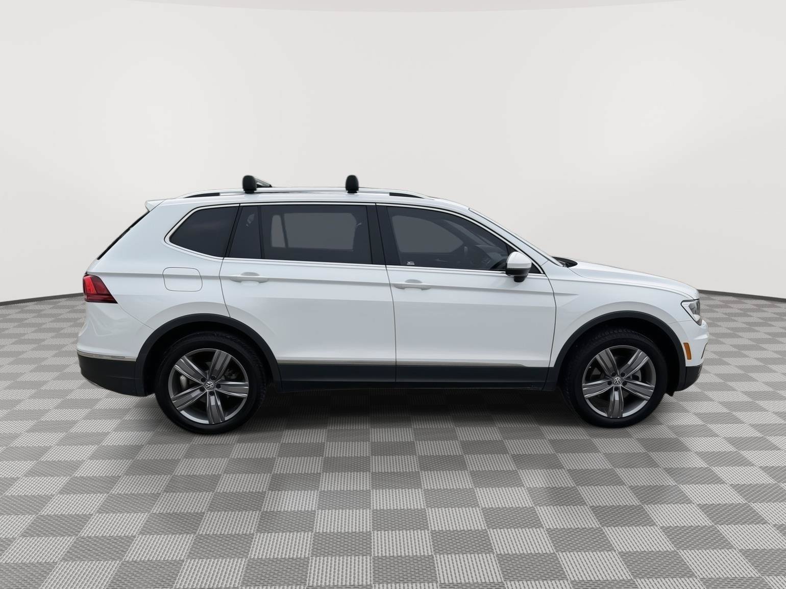 Used 2021 Volkswagen Tiguan SEL AWD/4WD image 6