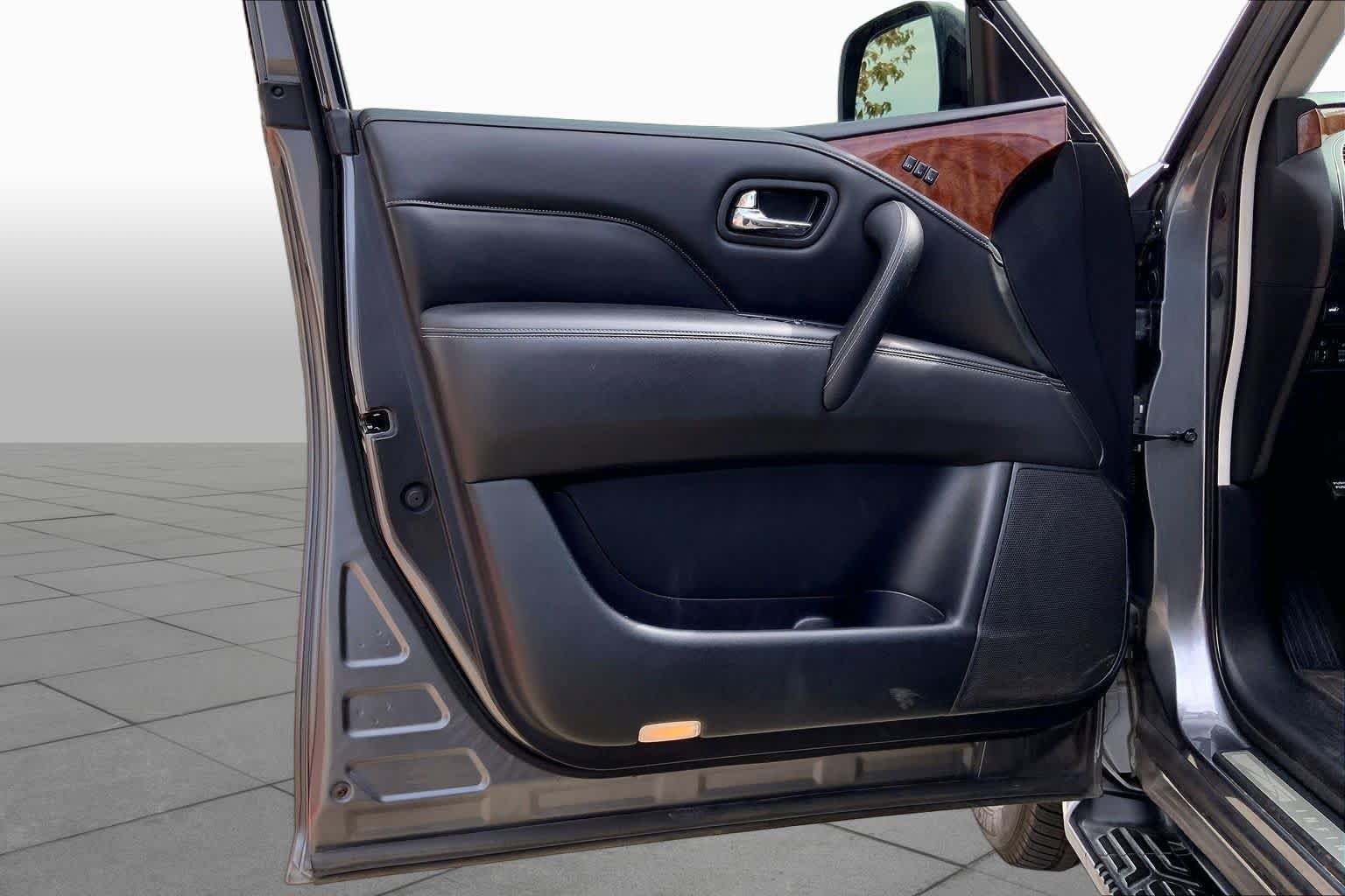 Used 2019 INFINITI QX80 Luxe w/ All-Season Package AWD/4WD image 21
