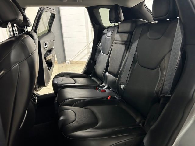 Used 2019 Jeep Cherokee Limited w/ Luxury Group image 13