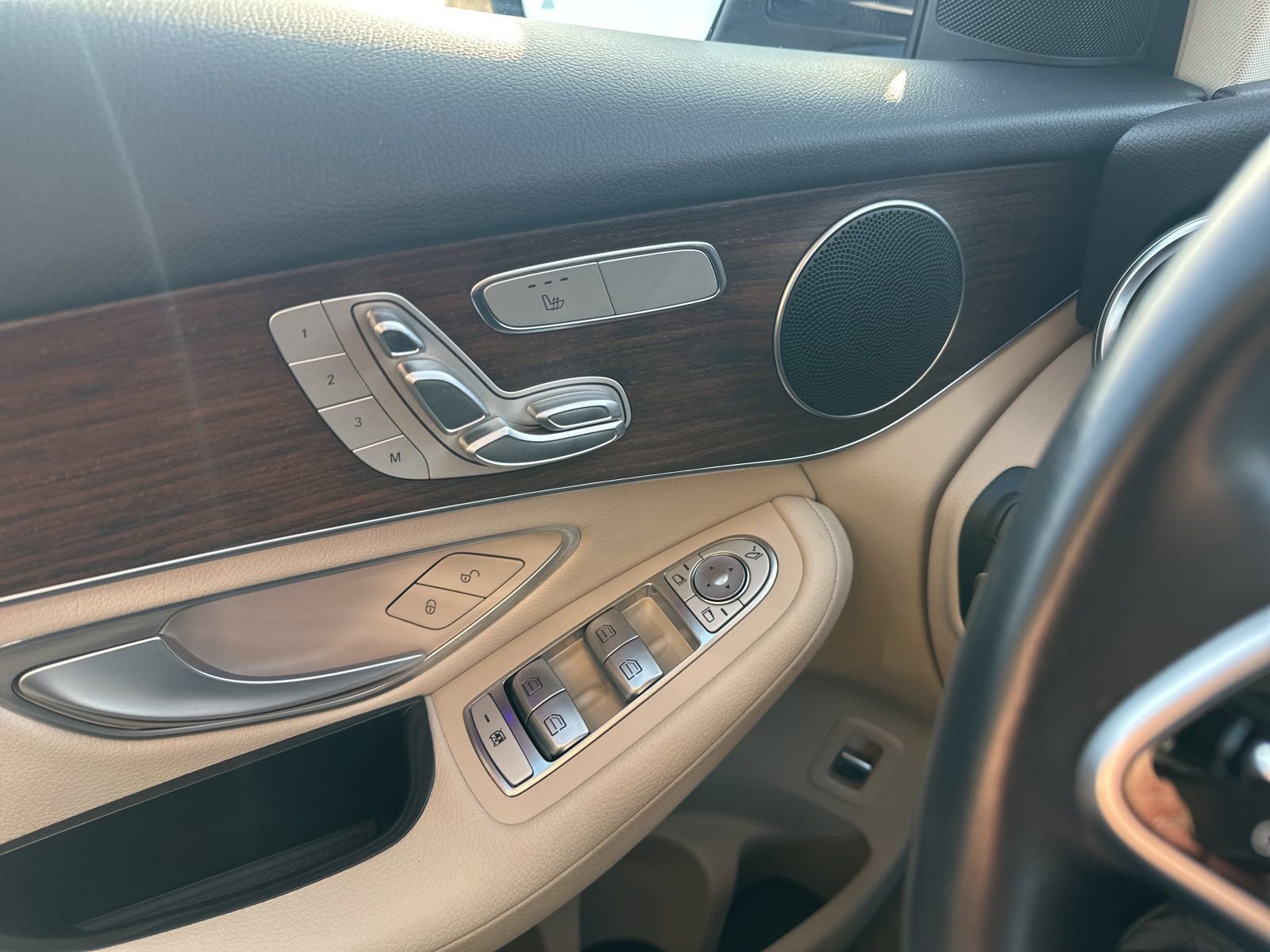 Used 2022 Mercedes-Benz GLC 300 4MATIC image 14