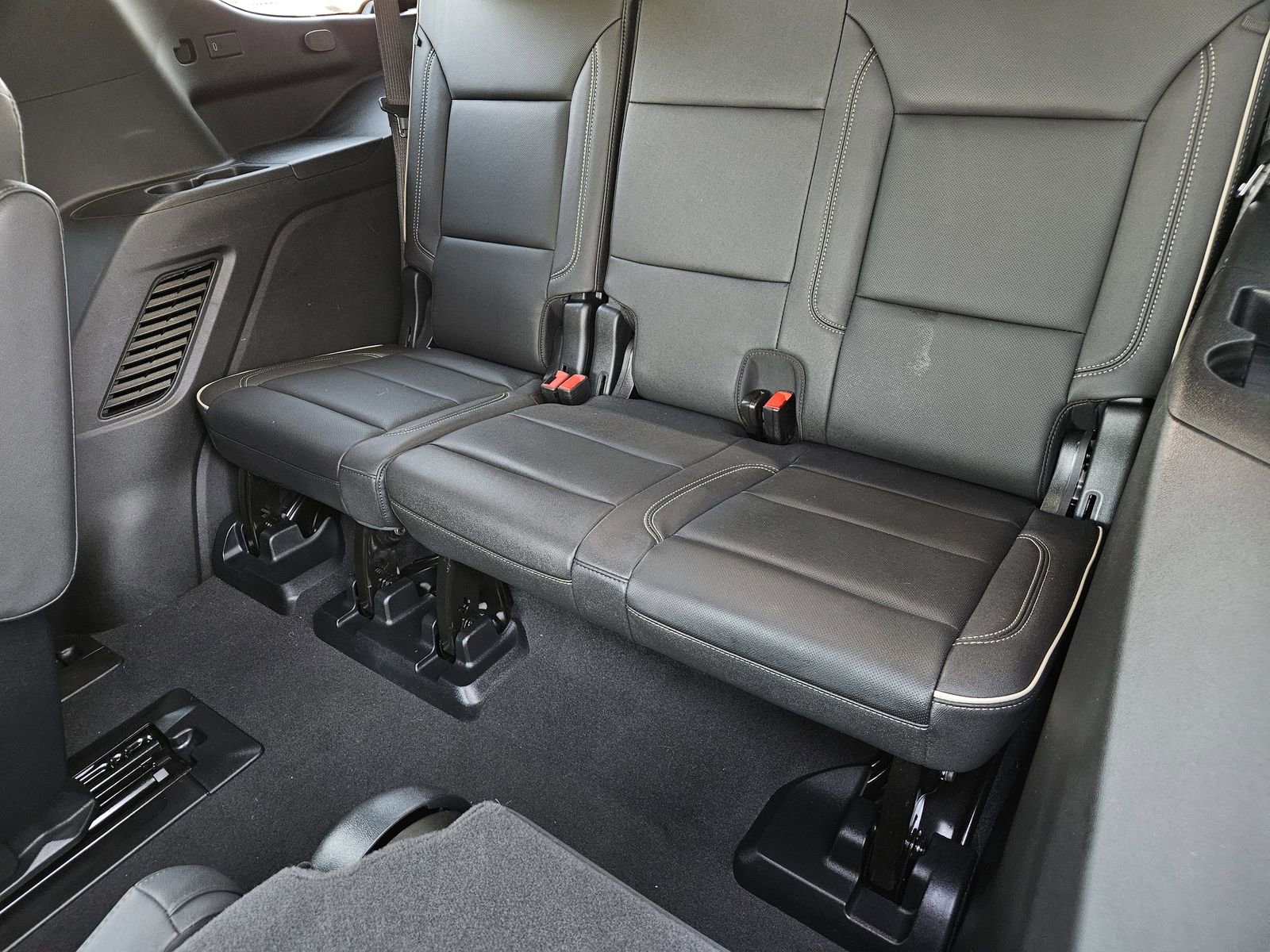Used 2025 GMC Yukon Elevation AWD/4WD image 32