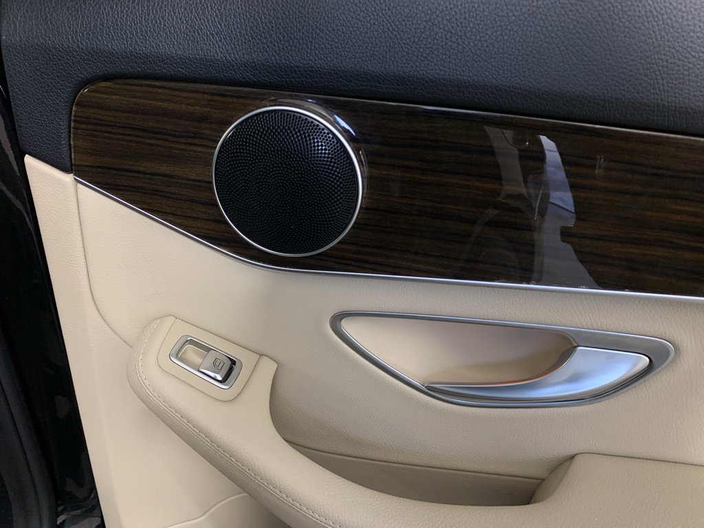 Used 2020 Mercedes-Benz C 300 Sedan image 41