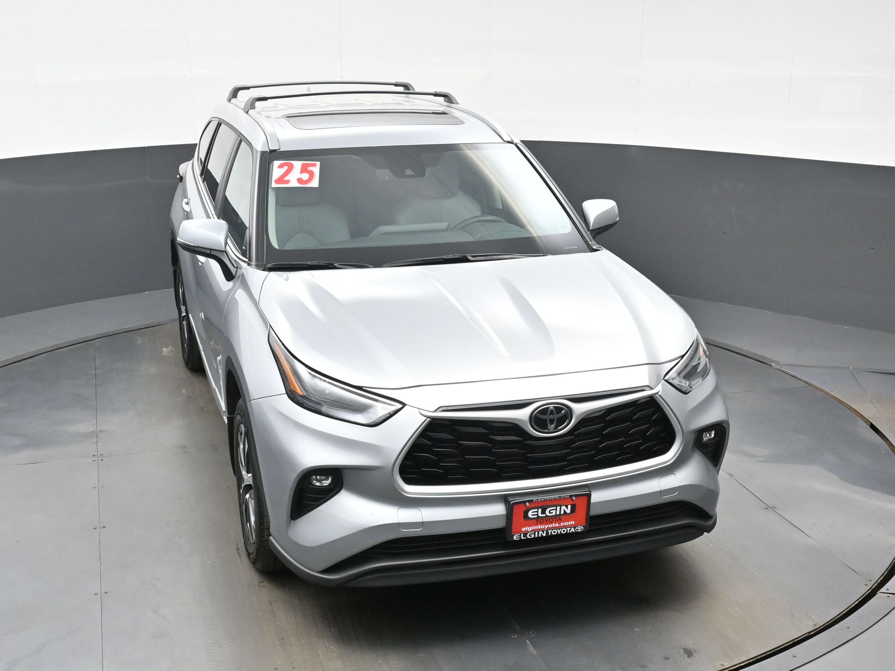 Used 2025 Toyota Highlander XLE AWD/4WD image 36