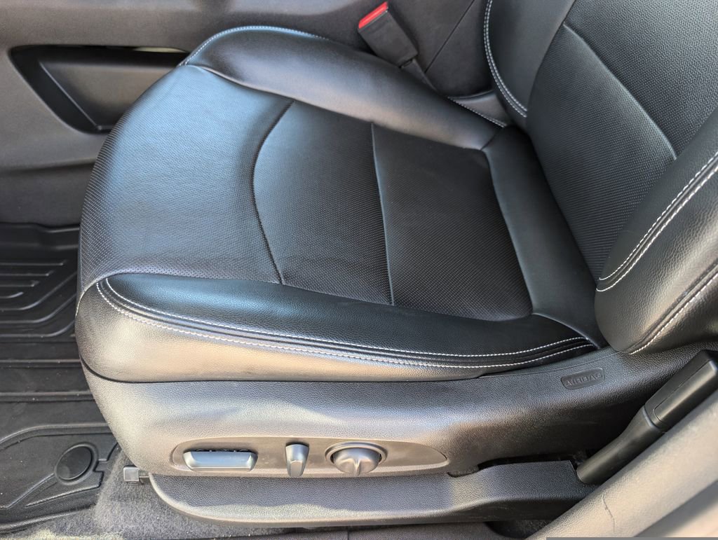 Used 2022 GMC Terrain SLT image 15