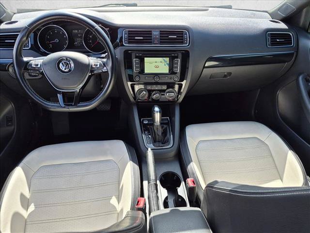 Used 2015 Volkswagen Jetta Sport FWD image 16