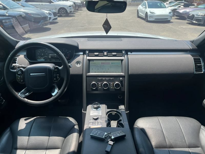 Used 2020 Land Rover Discovery Landmark AWD/4WD image 29