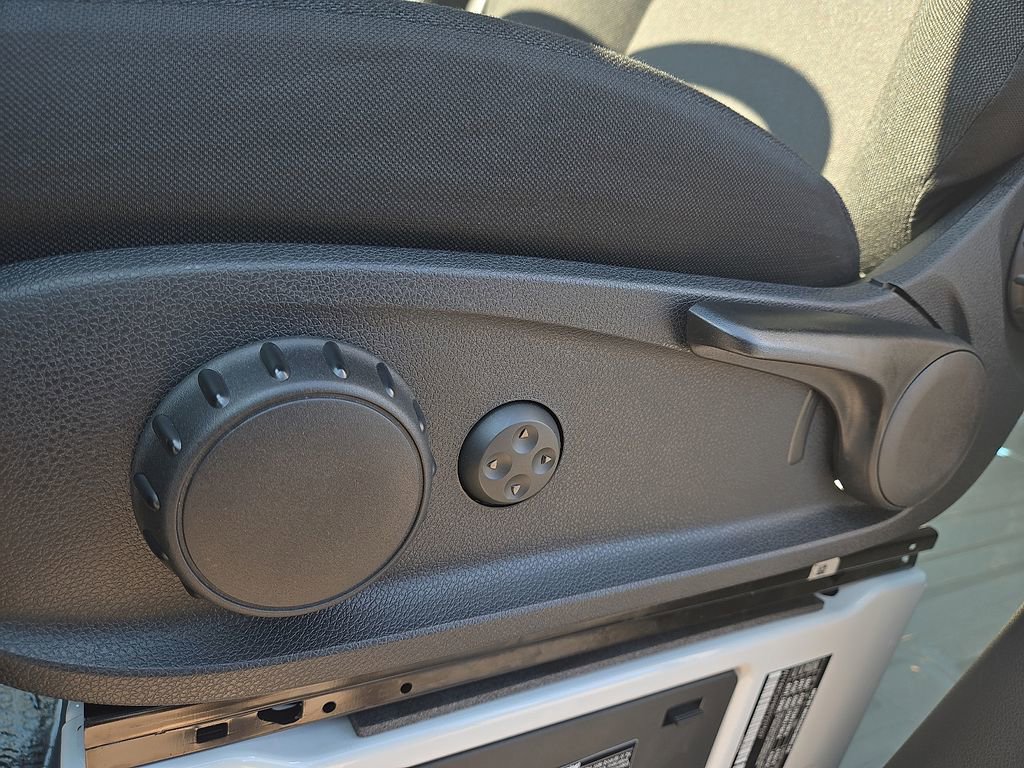 Used 2025 Mercedes-Benz Sprinter 2500 image 19