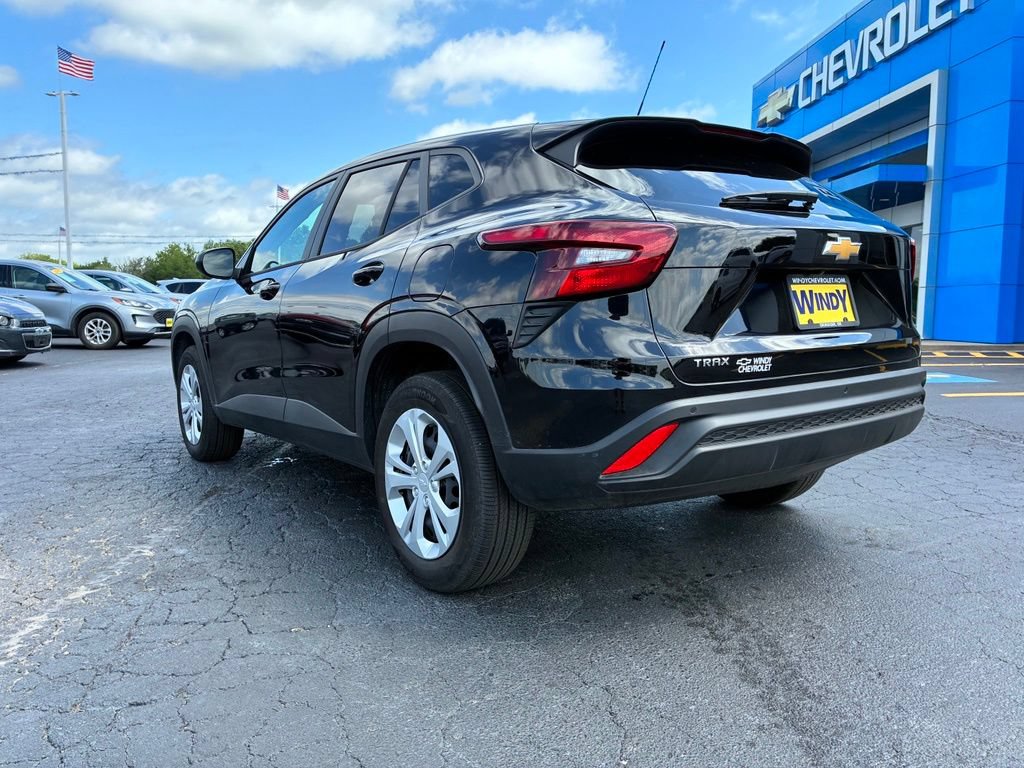 Used 2026 Chevrolet Trax LS w/ Driver Confidence Package FWD image 5