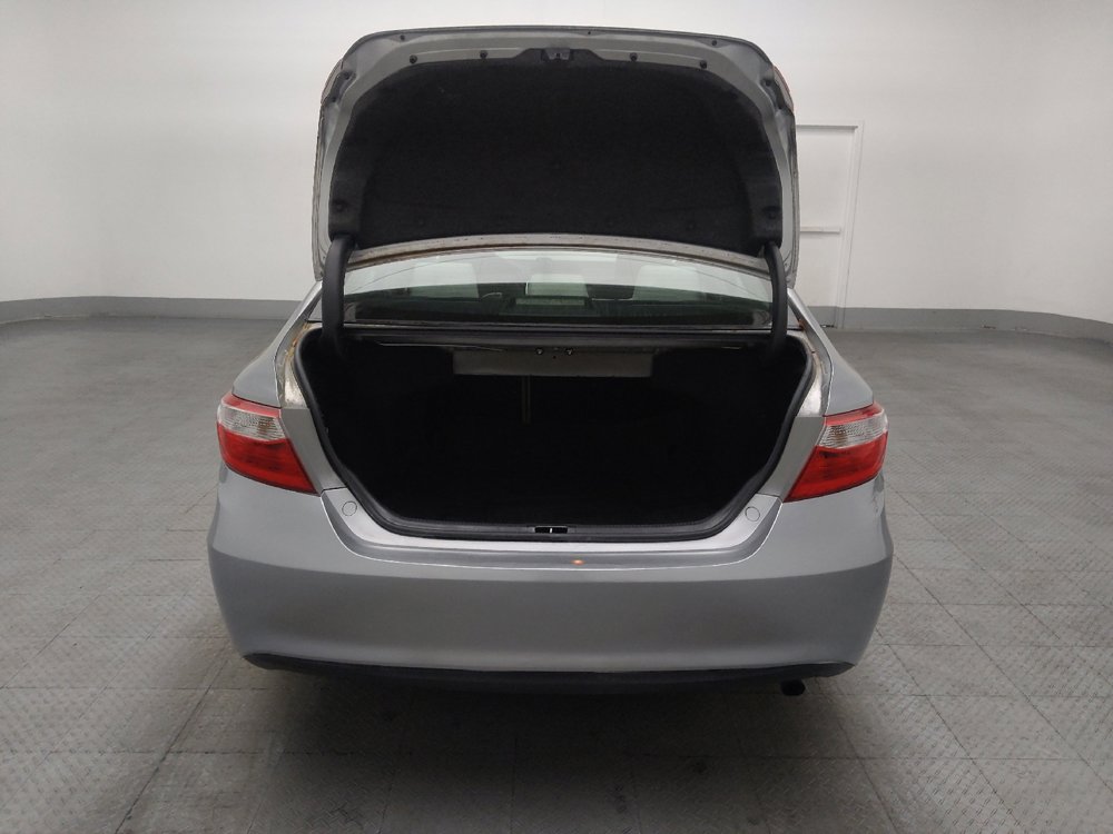 Used 2016 Toyota Camry LE FWD image 29