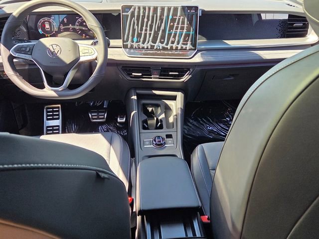 New 2026 Volkswagen Tiguan SE R-Line FWD image 8