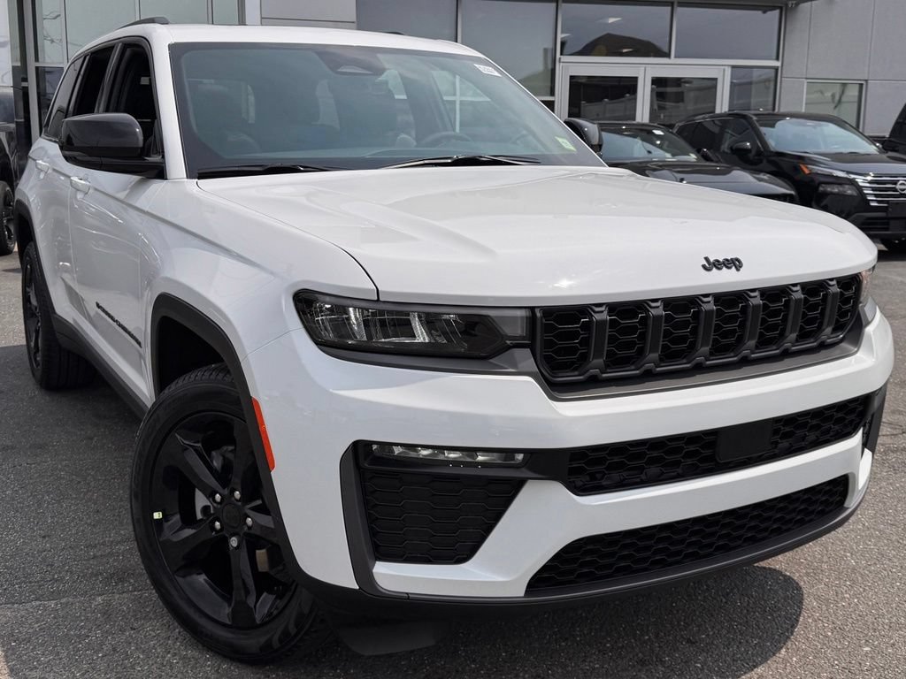 New 2026 Jeep Grand Cherokee Limited w/ Limited Altitude Package