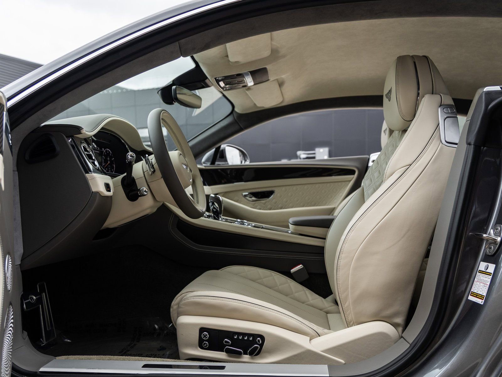Used 2022 Bentley Continental GT image 24