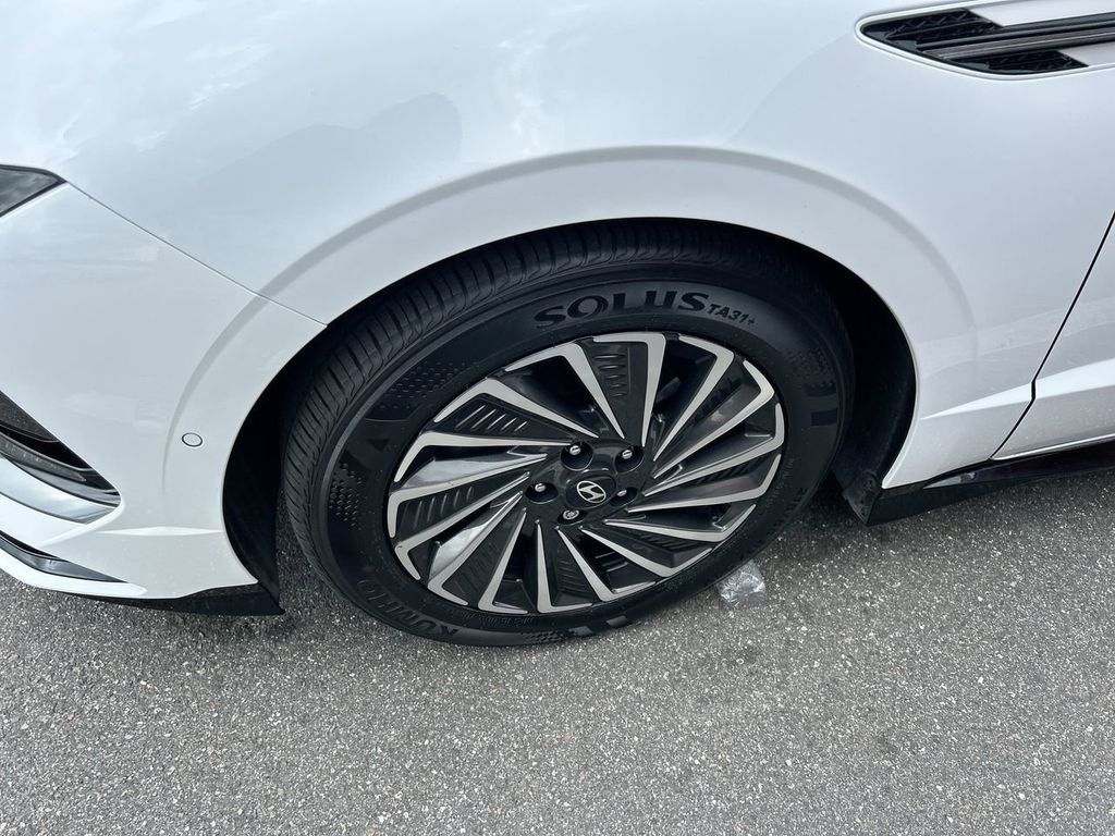 Used 2025 Hyundai Sonata Limited image 5