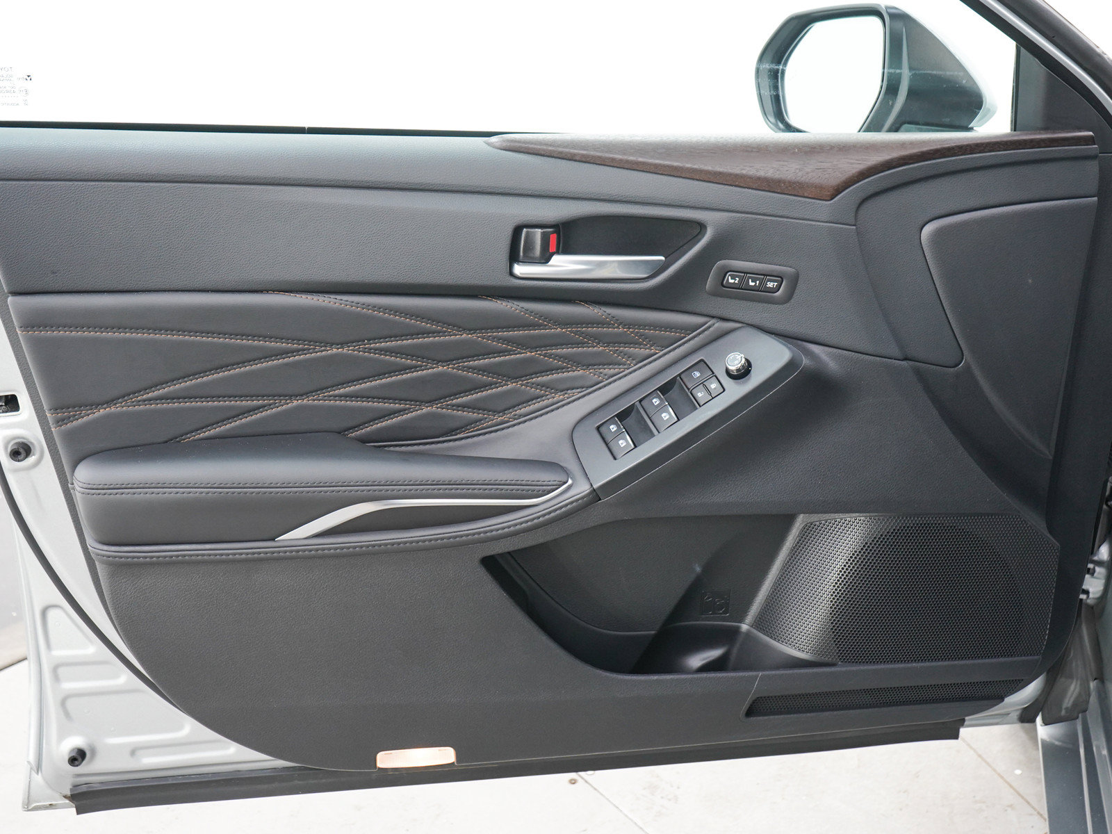 Used 2021 Toyota Avalon Limited w/ Advanced Safety Package FWD image 18