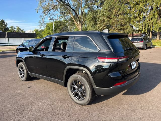 New 2027 Jeep Grand Cherokee Altitude AWD/4WD image 4