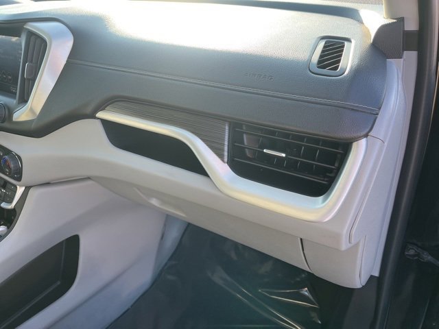 Used 2024 GMC Terrain SLT image 59