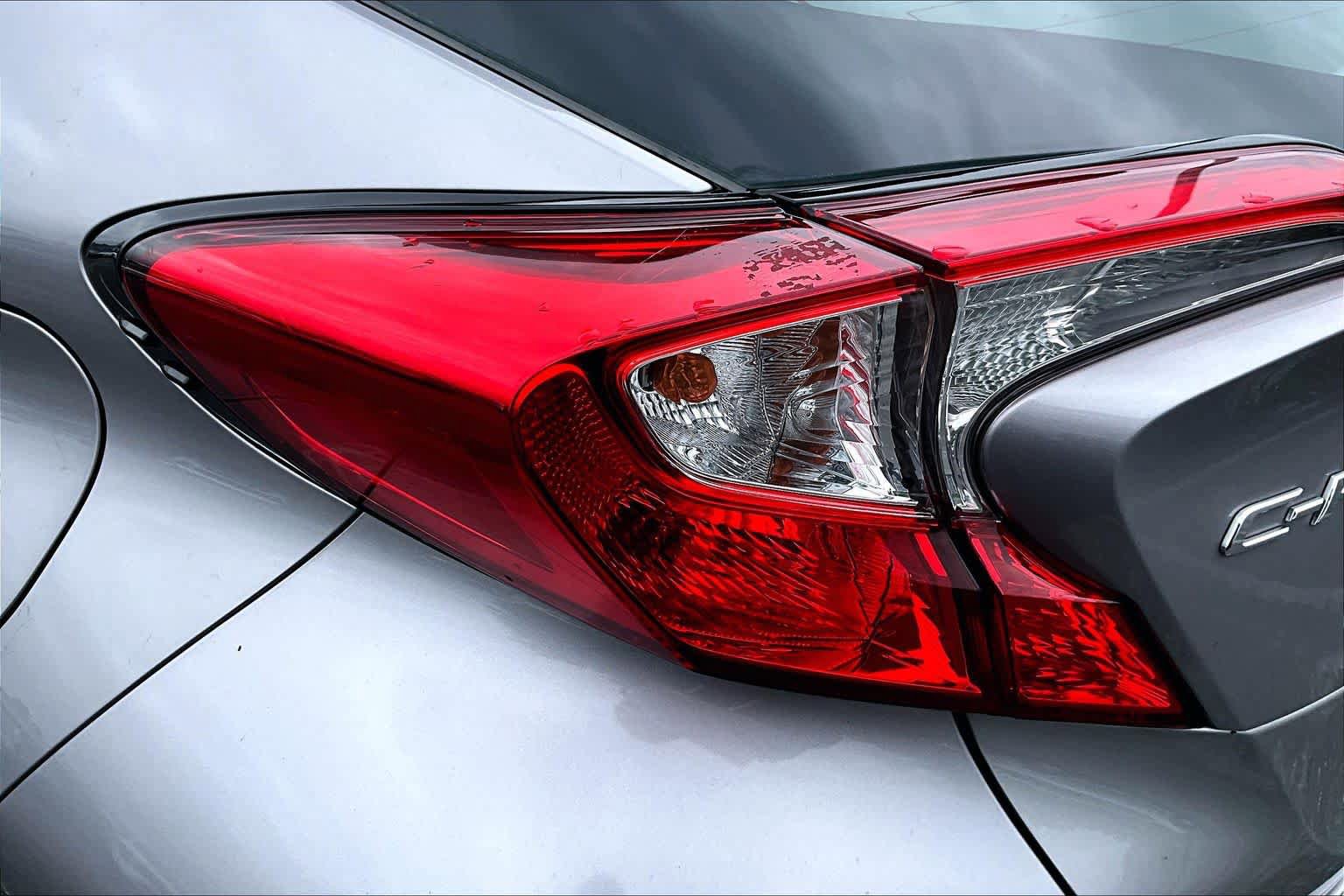 Used 2019 Toyota C-HR XLE FWD image 28