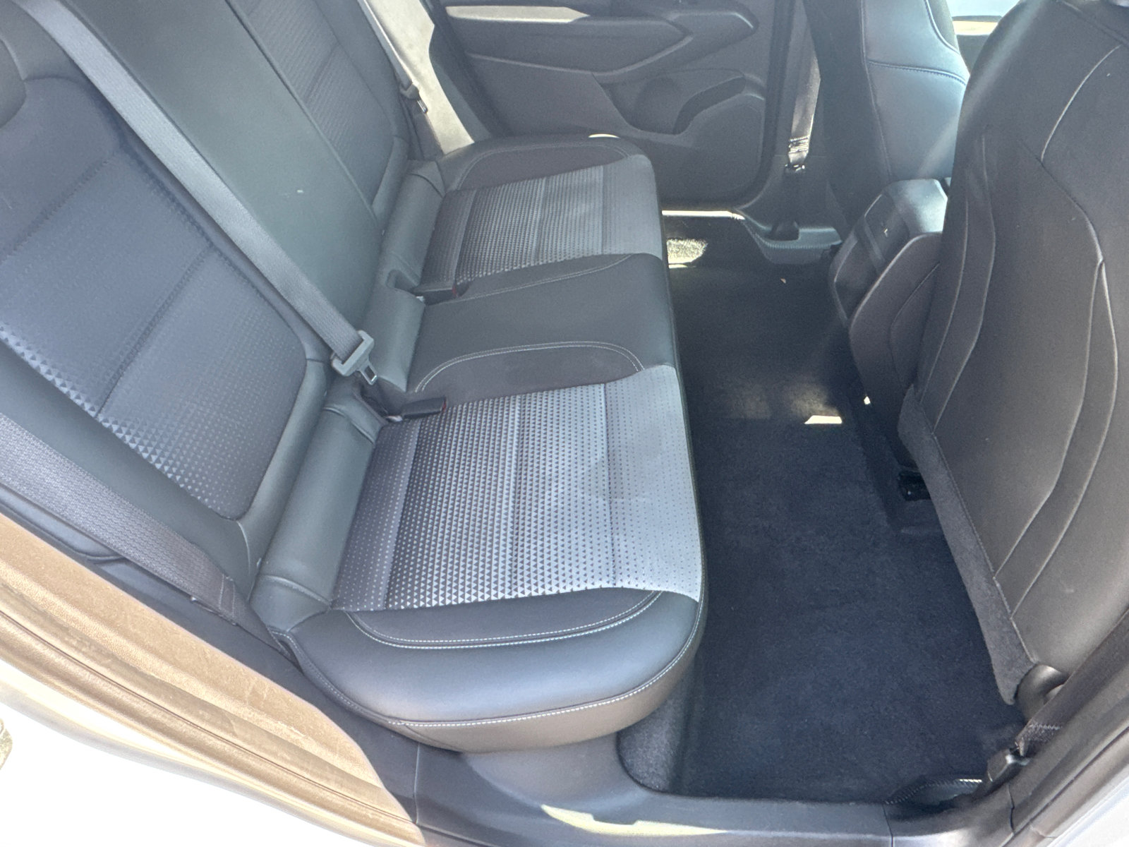 Used 2025 Chevrolet Trax LT FWD image 13