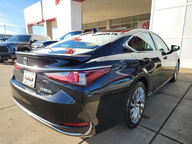 Used 2022 Lexus ES 300h w/ Luxury Package image 10