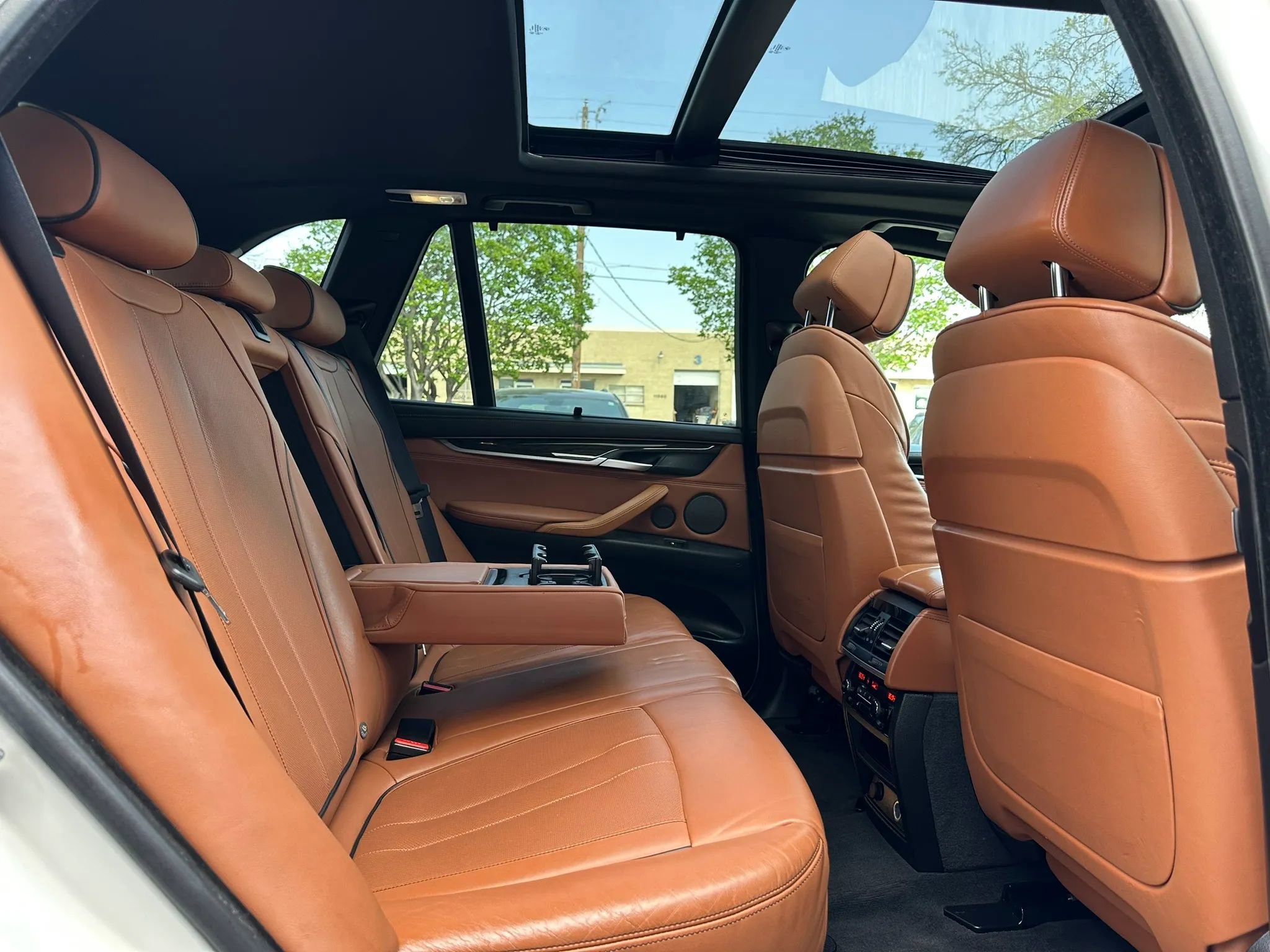 Used 2017 BMW X5 xDrive50i AWD/4WD image 28