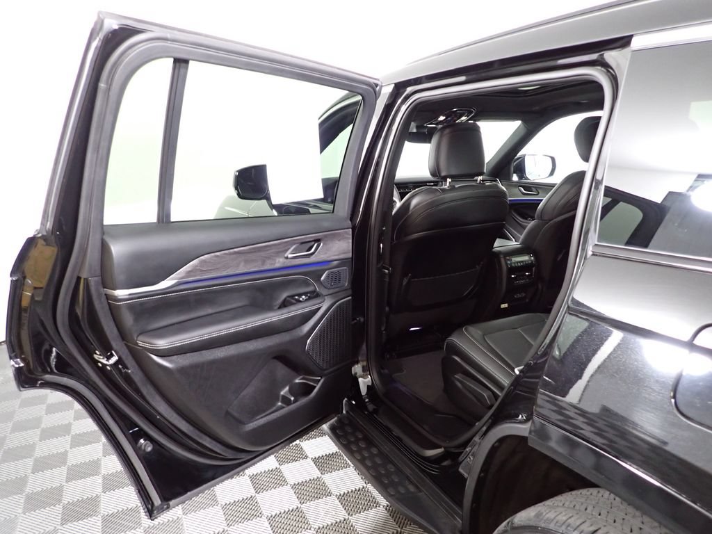 Used 2024 Jeep Grand Cherokee L Overland AWD/4WD image 37