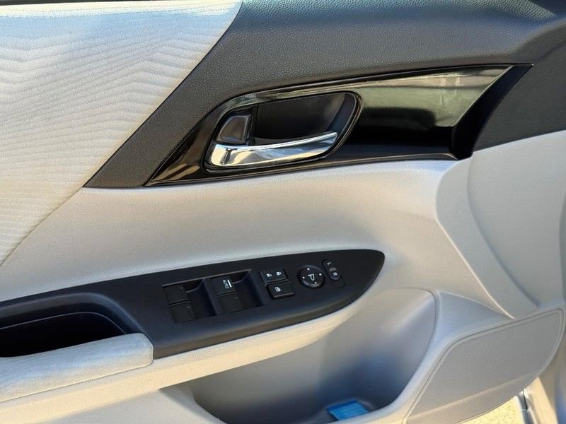 Used 2017 Honda Accord LX image 18