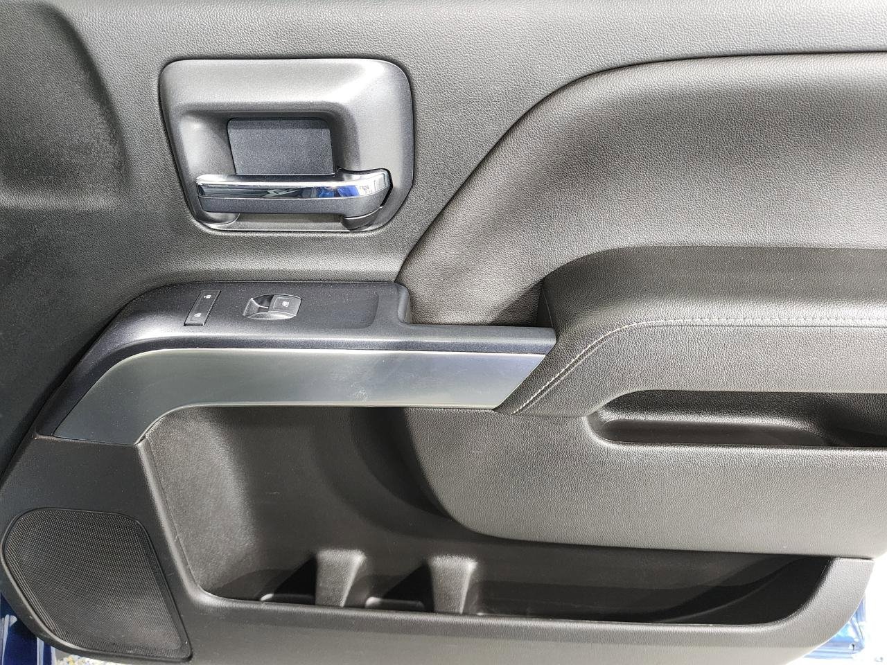 Used 2018 Chevrolet Silverado 1500 LT w/ All Star Edition image 26