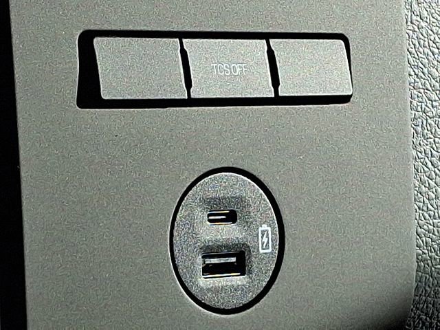 Used 2023 Ford F650 2WD Regular Cab Super Duty image 24