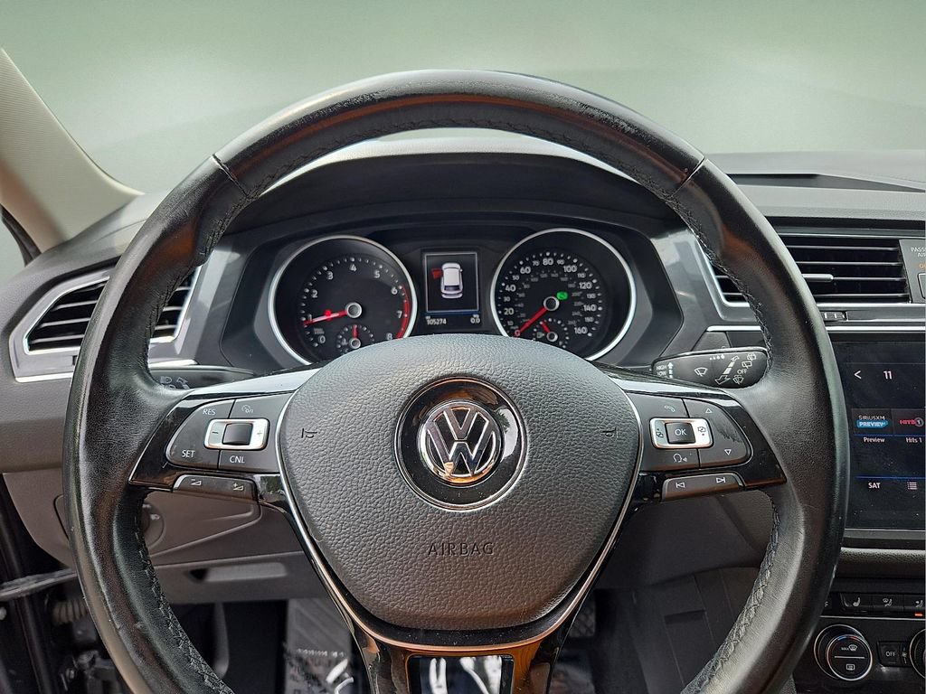 Used 2018 Volkswagen Tiguan SE FWD image 16