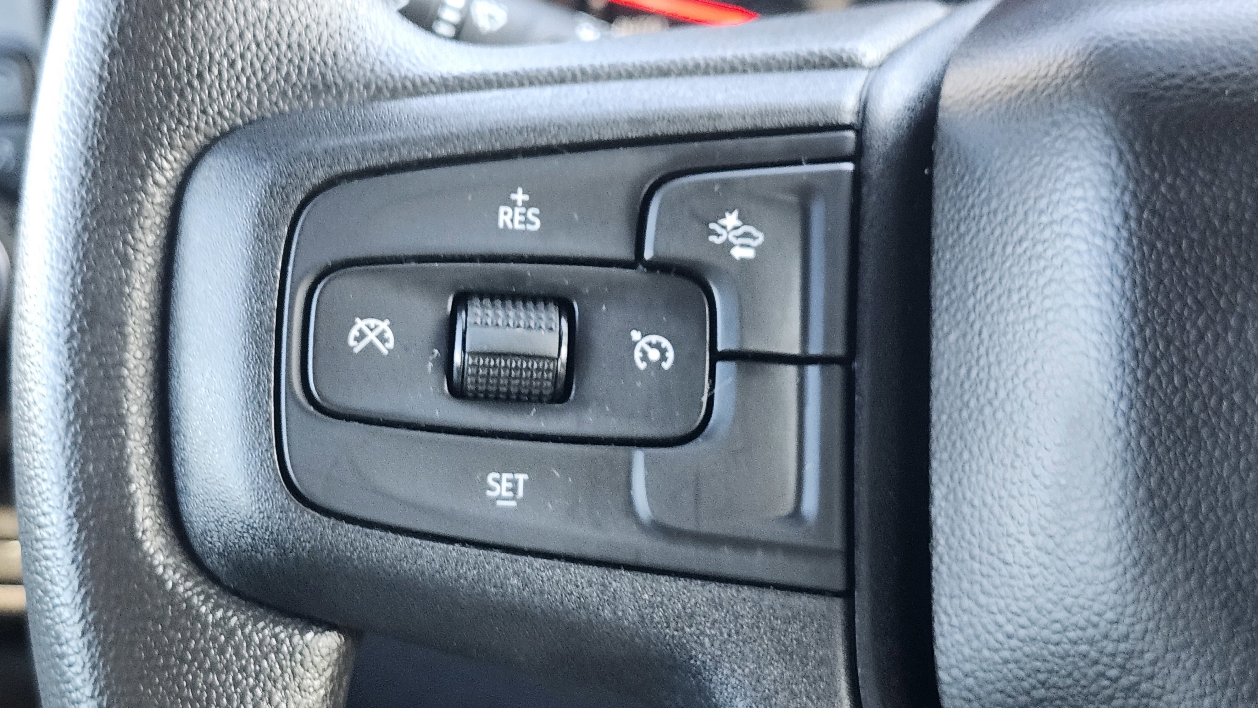 Used 2025 Chevrolet Silverado 1500 Custom image 30