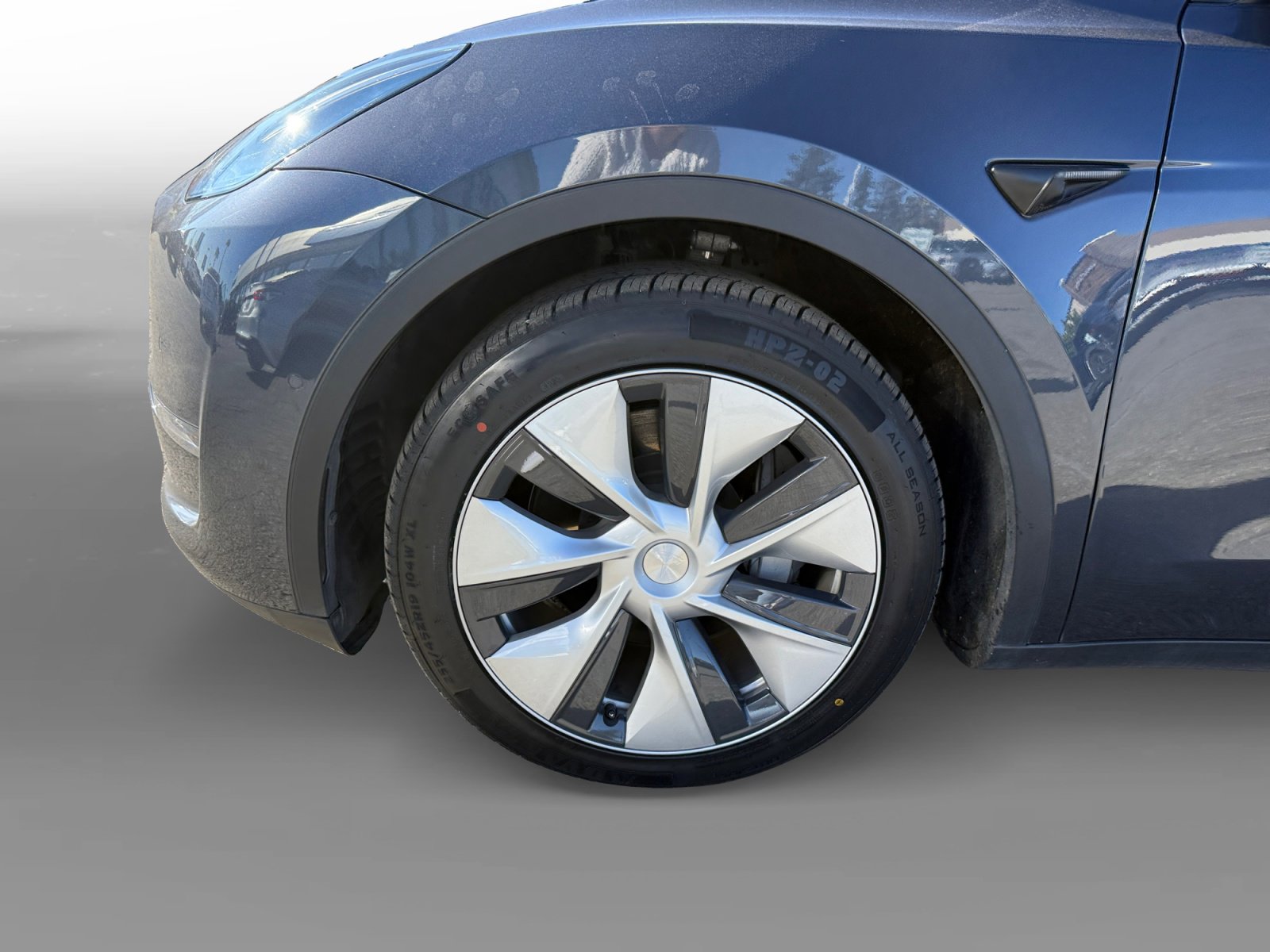 Used 2021 Tesla Model Y Long Range image 9
