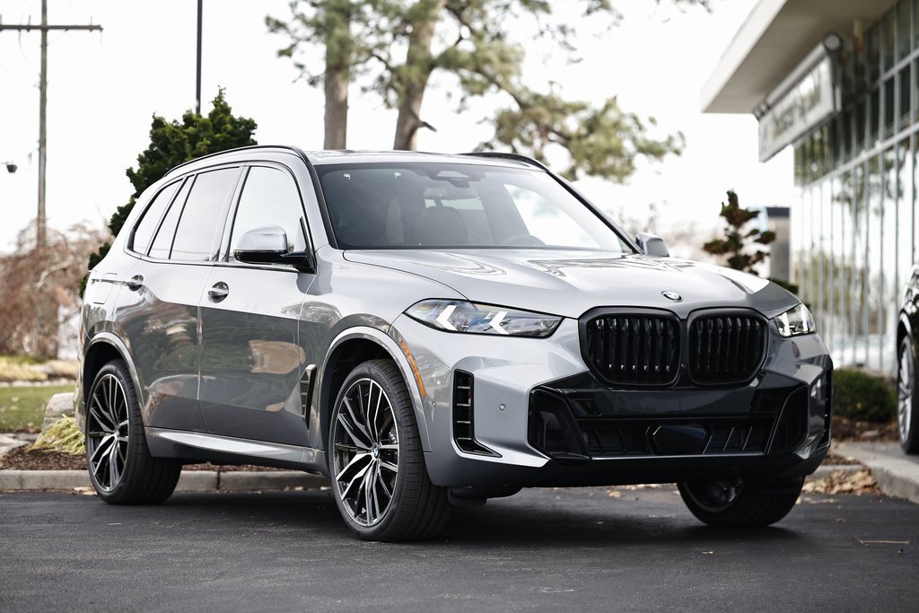 New 2026 BMW X5 xDrive40i w/ M Sport Package image 1