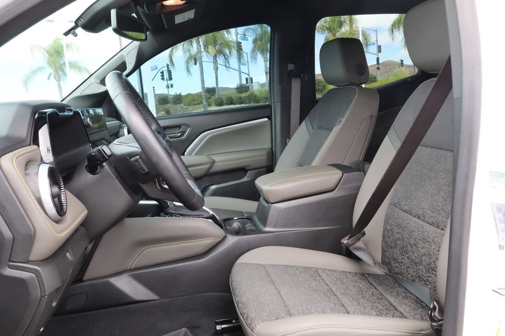 Used 2024 Chevrolet Colorado ZR2 w/ Technology Package AWD/4WD image 20