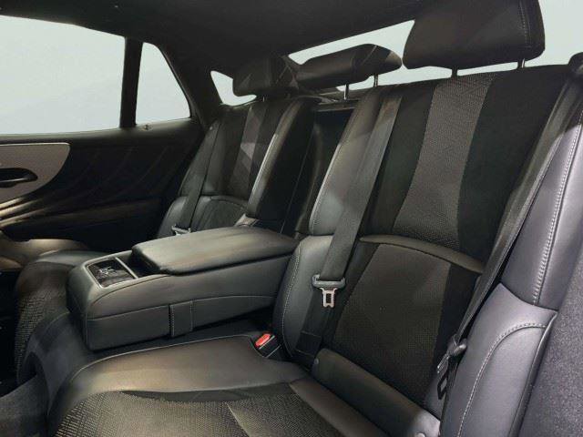 Used 2018 Lexus LS 500 F Sport w/ Accessory Package (Z1) AWD/4WD image 30