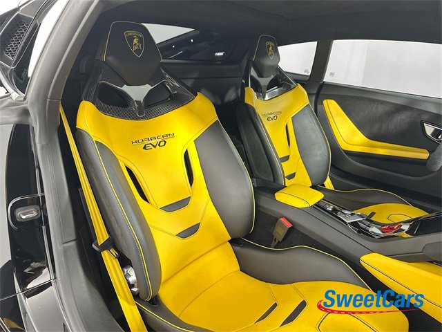 Used 2021 Lamborghini Huracan EVO image 12